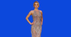 4 Stunning Photo Poses Inspired by Jennifer Lawrence to Elevate Your Style