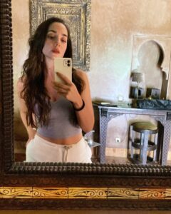 Paniz Zade Biography: Rising Star In Film And Television