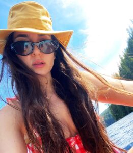 Paniz Zade Biography: Rising Star In Film And Television