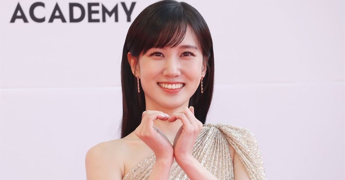 Actress Park Eun-bin poses on the red carpet of the fourth Asia Contents Awards ceremony held at the Busan Cinema Center in Busan, Yonhap